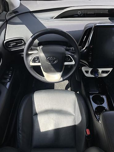 byd e1: Toyota Prius: 2019 г., 1.8 л, Гибрид — 6