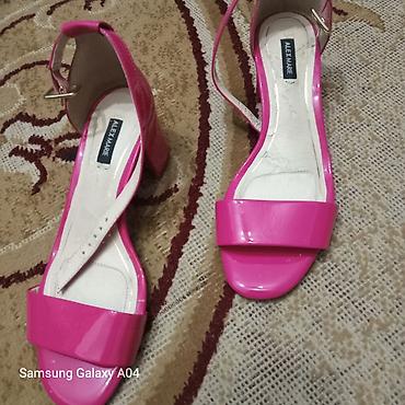 Basanoşka və səndəllər: ALEX MARIE qadın sandaleti 38,39 - Rəng: parlaq çəhrayı - Model: açıq — 1