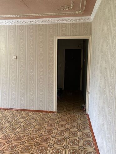 сдаю квартиру долгосрочно кызыл аскер: 3 комнаты, Агентство недвижимости, Без подселения, С мебелью частично