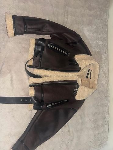 paltolar ve qiymetleri: Zara’Dan alınıb, qalın saxlayır, hər il dəbdə. 
wp 0107272812 — 1
