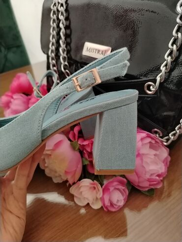 Salonke: Salonke, 37 — 10