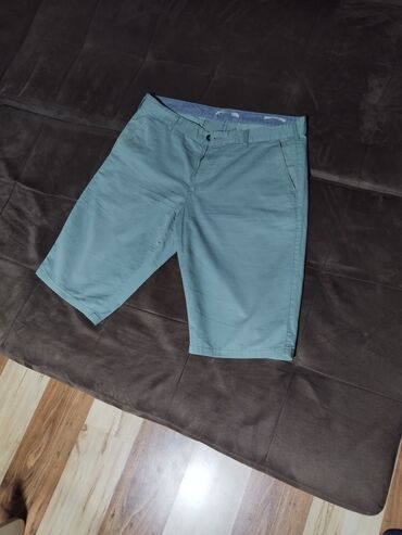 bermude legen: Shorts XL (EU 42), color - Green