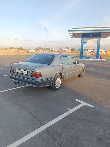 аварийная мерс 210: Mercedes-Benz W124: 1989 г., 3 л, Механика, Дизель, Седан — 4