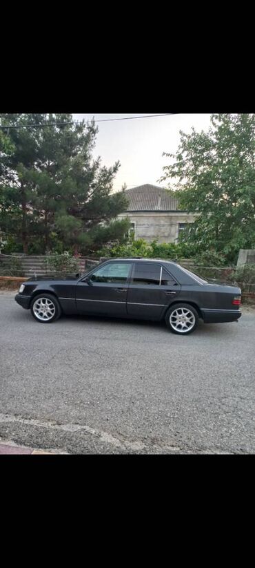 Mercedes-Benz: Mercedes-Benz E 220: 2.2 l | 1994 il Sedan -da lalafo.az — 2 Mercedes-Benz: Mercedes-Benz E 220: 2.2 l | 1994 il Sedan — 2