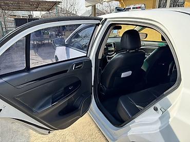 BYD: BYD E5: 2019 г., Электромобиль, Седан — 11