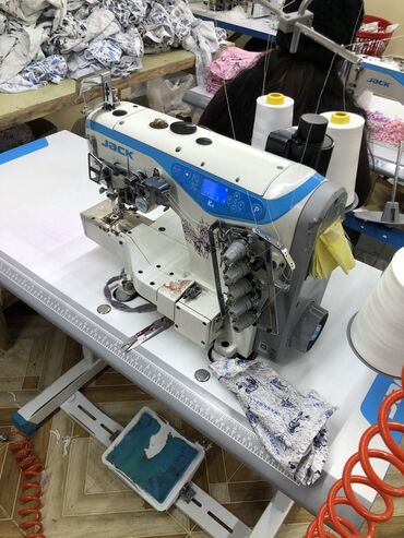 Tikiş: Tekistil fabrikasina resmi emek muqavilesi ile paketleme işine