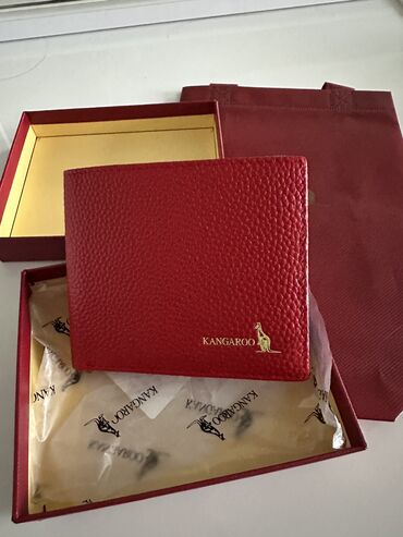 чехол для паспорта: Женский кошелек, красного и розового цвета. Сделан из натуральной