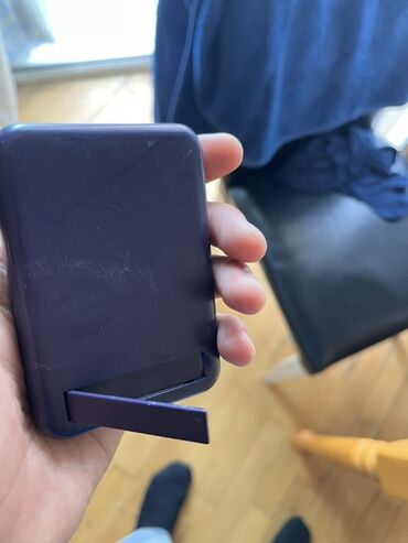 İnformatika: Powerbank Apple, < 5000 mAh, İşlənmiş