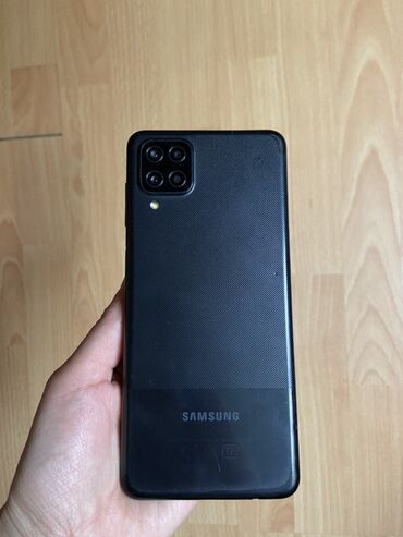 Tavalar: Samsung Galaxy A12, rəng - Qara, Qırıq