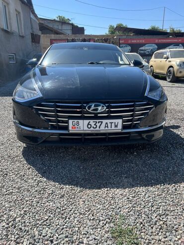 кухня на колесах: Представляем седан Hyundai Sonata (не такси) черного цвета, модель