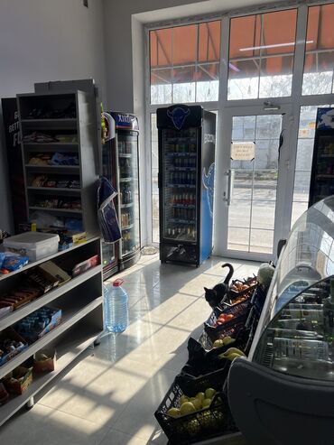 Mağazalar: Razinde market icare verilir.65kv her bir seraiti var.Post terminal — 6