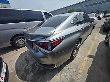 Lexus: Lexus ES: 2019 г., 2.5 л, Гибрид, Седан — 3