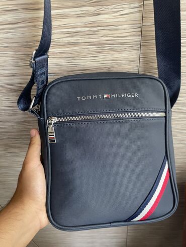 Çantalar: Çiyin çantası, Tommy Hilfiger, İşlənmiş lalafo.az -da Çantalar: Çiyin çantası, Tommy Hilfiger, İşlənmiş