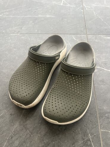 шлепки 39 размер: Мужские сандалии, 42, Crocs, Б/у, цвет - Зеленый, Самовывоз, Платная доставка
