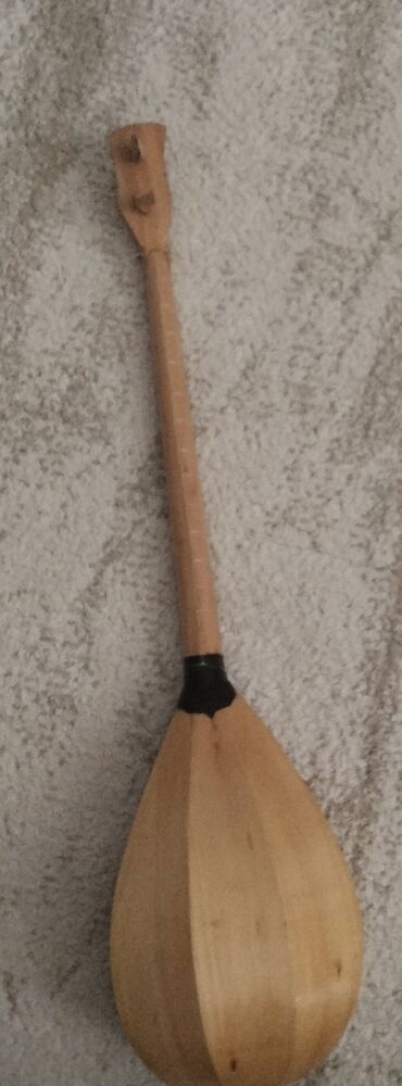 pa 3 x korg: Türk sazı – akustik simli xalq musiqi aləti - Korpus: Armudşəkilli