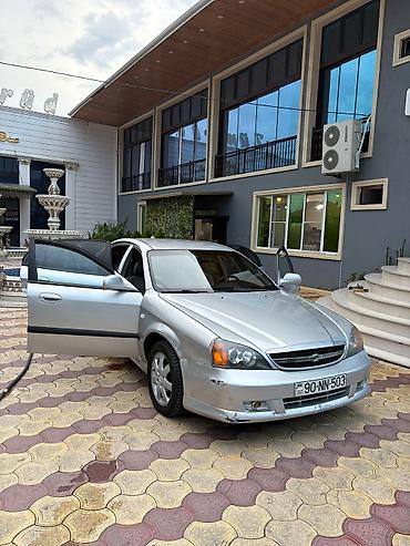 011 masini: Chevrolet Evanda: 2 l | 2005 il 350800 km Sedan — 3