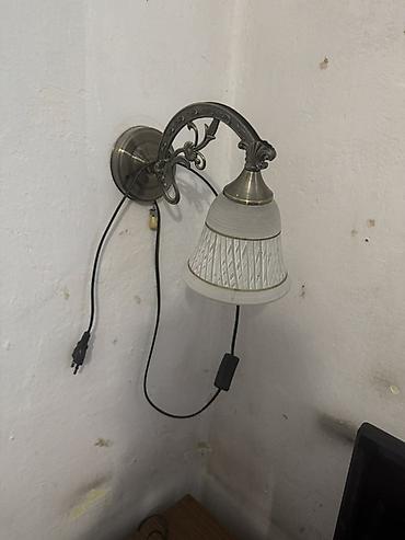smart light: Настенный бра с декоративным кронштейном и стеклянным плафоном. - — 1