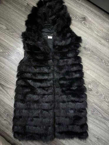 vestacke siske: M (EU 38), Faux fur, color - Black