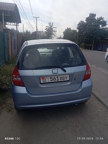 Унаа сатуу: Honda Jazz: 2003 г., 1.3 л, Кол менен иштөөчү, Бензин, Хетчбек — 2
