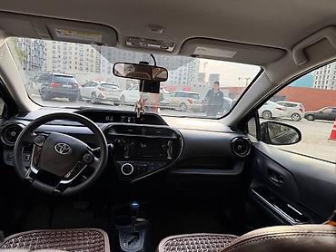 электромо: Toyota Prius C: 2019 г., 1.5 л, Автомат, Гибрид, Хэтчбэк — 3