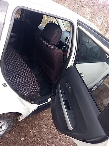 Toyota: Toyota Ist: 2002 г., 1.5 л, Автомат, Бензин, Хэтчбэк — 3