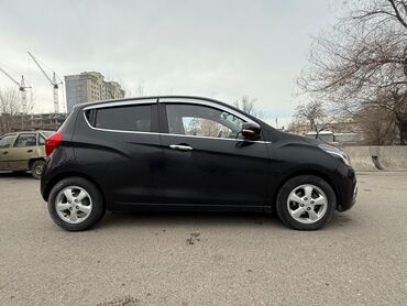 Chevrolet: Chevrolet Spark: 2016 г., 1 л, Автомат, Бензин, Хэтчбэк — 2