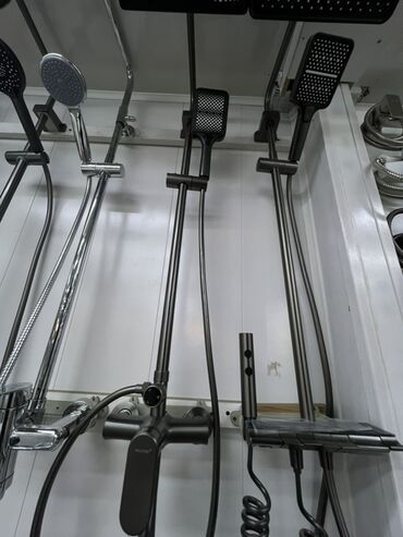 душевой краник: Матовое покрытие, Черный