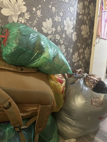 Отдам даром: Отдам даром вещи детские взрослые обувь зимние куртки сапоги