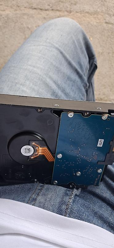 disk satisi: 3.5" SATA sərt disk (HDD) - Form-faktor: 3.5" - İnterfeys: SATA (SATA — 1