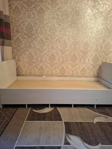 кровати из дерева: 4 штуки