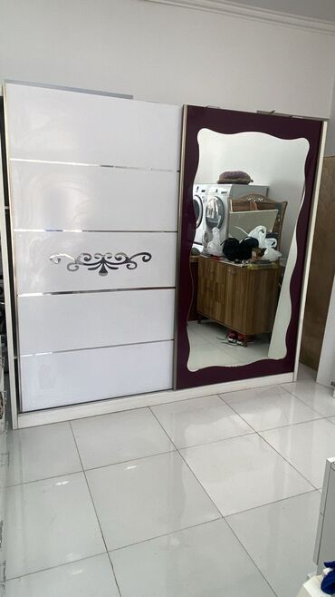 шкаф купе: Kupe dolab 250 manat.Elave ödənişlə catdirilma qurasdirilma var. Unvan