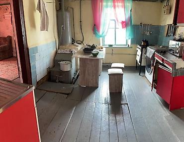 Продажа коттеджей и домов: 4 комнаты + 2 комнатная времянка Дом кирпичный Отопление: газсвет — 9