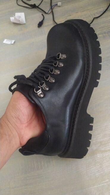 ярмарка обуви для проблемных ног бишкек: Ботинки 43 размер 1500