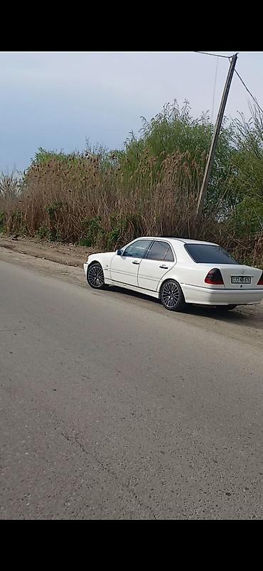 mercedes 180 b: Mercedes-Benz 220: 2.2 l | 1998 il Sedan — 2