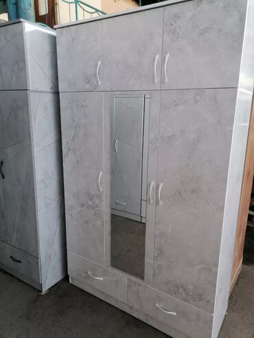 Шифоньеры: Шкаф трёх дверные. высота 2,15 Ширина 1,30 глубина 52 Цена 12500 — 13