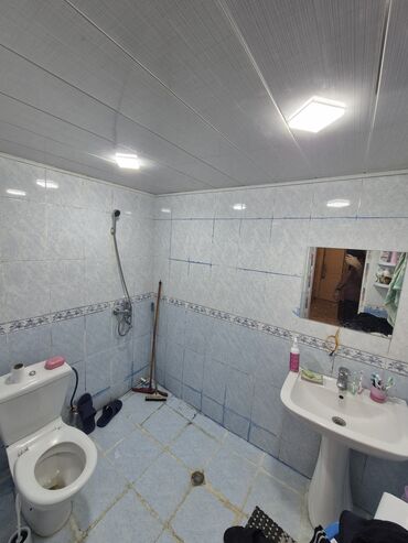 Köhnə tikili: Satılır: 2 otaqlı mənzil (daxili şəkillər) - Geniş dəhliz: mərmər — 9