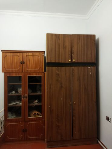 Dolablar: Açılan, 6 qapı Düz dolab, Stenka