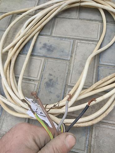 elektrik kabel satışı: Elektrik kabelləri dəsti - Qara kabel: özünüdaşıyan izolyasiyalı xətt — 3