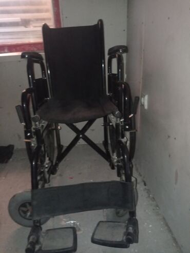 купить инвалидную коляску бу: Инвалидная коляска.Детская . ширина сидушки 35см длина сидушки 40см