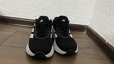 кроксы 41: Кроссовки для бега adidas Adistar (модель с фирменными тремя — 8