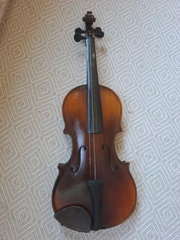 Violine: Violina sa gudalo u dobrom stanju sa manjim tragovima koriscenja, sve — 7