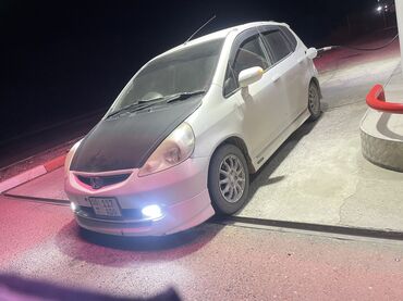 Honda: Honda Fit: 2004 г., 1.3 л, Вариатор, Бензин, Хэтчбэк — 9