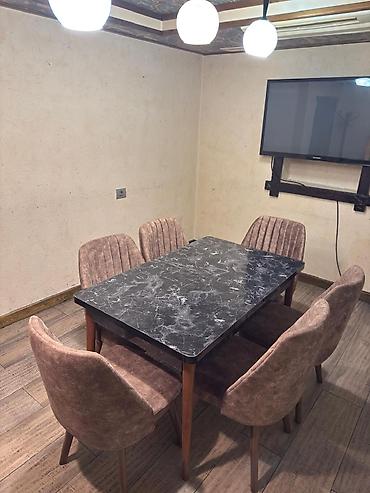 Masa dəsti satılır 350₼. Yaxşı vəziyyətdədir. 6 oturcağı var.(3 dəsti