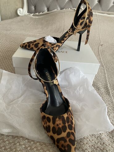 Женская обувь: Туфли Versace, 37