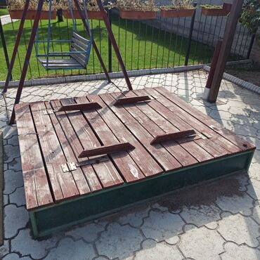 6042 объявлений: Продаю детскую песочницу с крышкой и со скамейкой