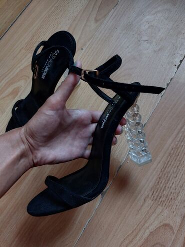 grubin usce: Sandals, Favorito, 39