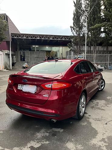 muhərrik ucun zaryatka verən: Ford Fusion sedan - Kuzov: sedan, qırmızı rəng - Mühərrik: EcoBoost — 5