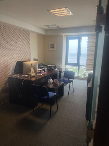 Ofis dəst mebeli: Mebel dəstləri 

2 ədəd müdür dəsti 
7 ədəd 180x1 işçi masası