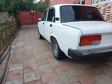 masin ucun breloklar: VAZ 2107, ağ rəng, sedan kuzov. Klassik arxa ötürücülü platforma və — 1