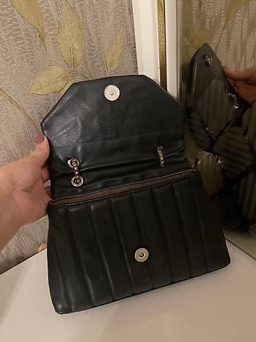 Çantalar: Az istifade olunub. Seliqelidir. Cuzi demirinde reng deyişikliyi var — 2